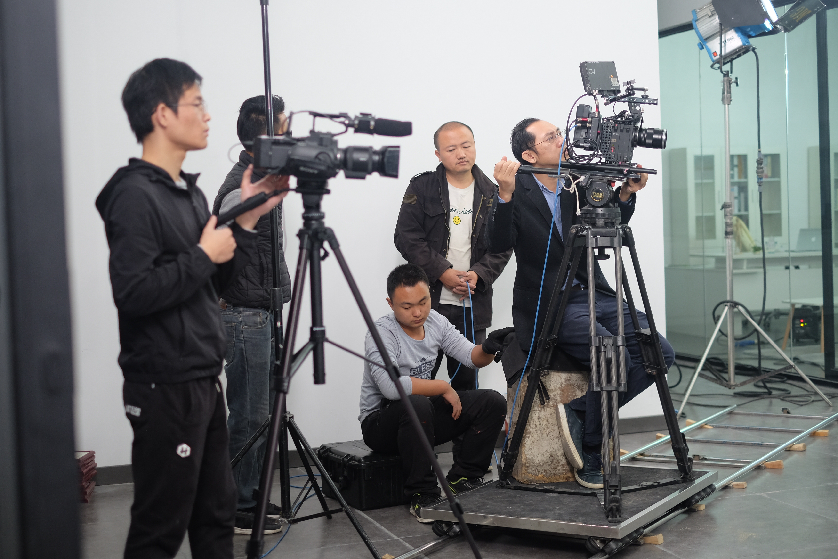 視頻宣傳片拍攝，企業宣傳片拍攝，產品廣告片拍攝，產品操作視頻拍攝，企業團隊拍攝
